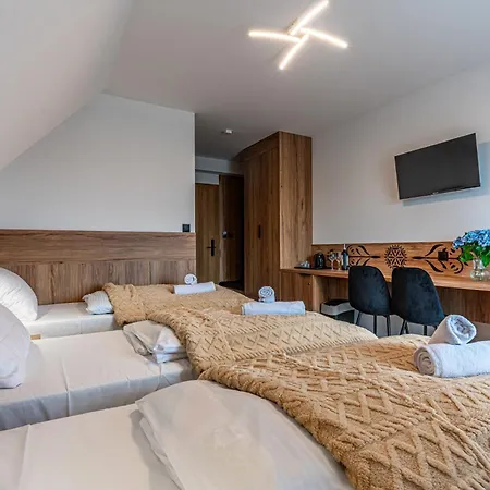 게스트하우스 Perla Tatr - Z Widokiem Na Gory 포로닌